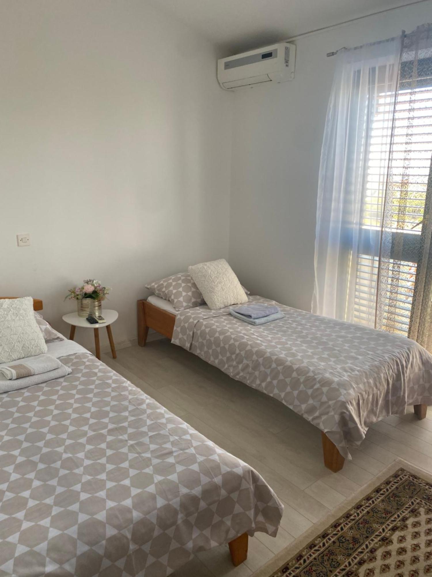 Vulinka Pension Hotel Drage Bagian luar foto
