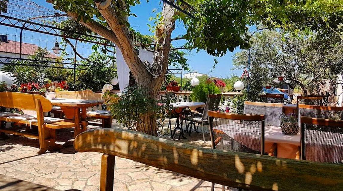 Vulinka Pension Hotel Drage Bagian luar foto